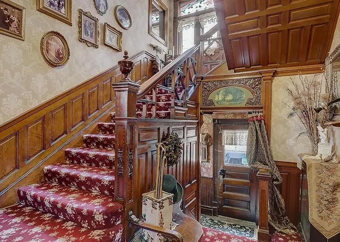 Schuster Mansion Bed & Breakfast
