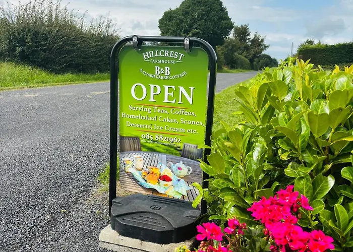 Hillcrest Farmhouse Bed & Breakfast