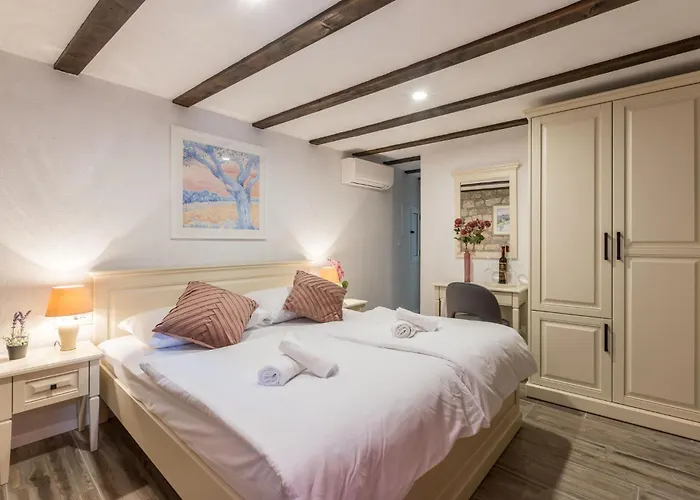 Split Old Town Rooms Matushko