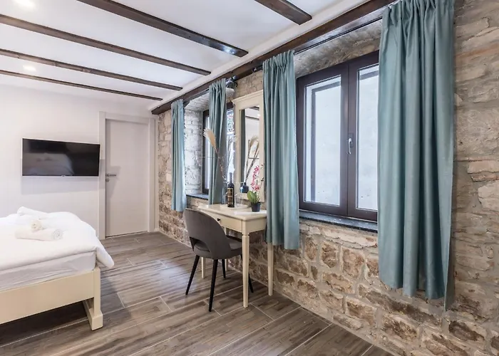 Split Old Town Rooms Matushko