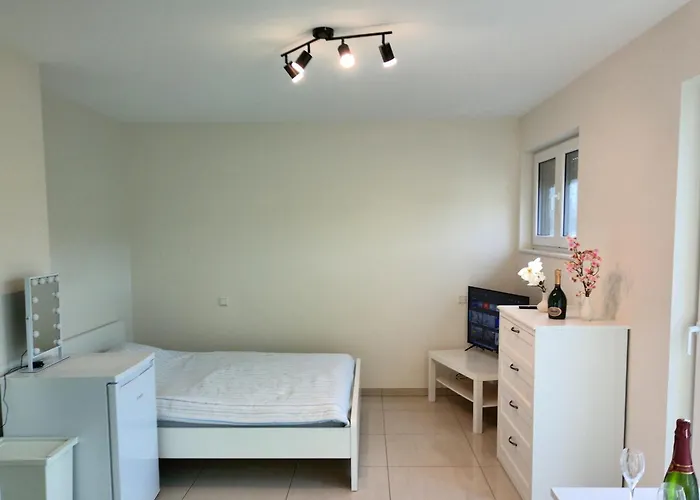 Elegant Bedroom At Luxembourg Gare