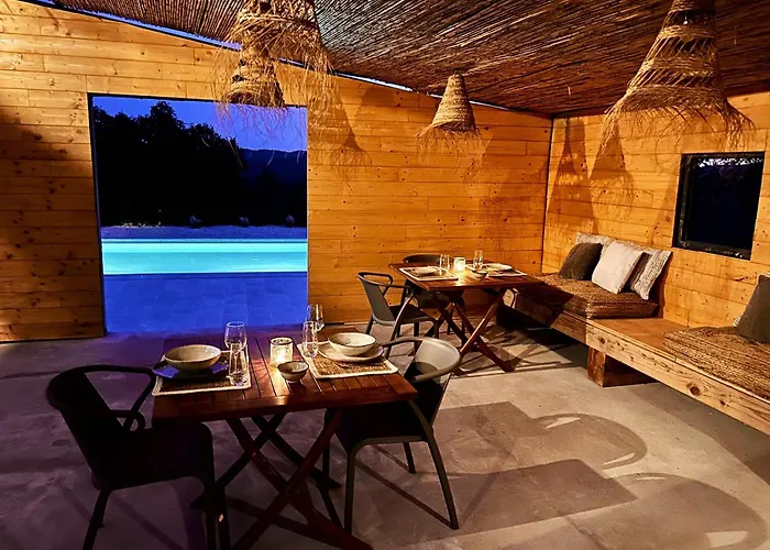Mimosa Lodge