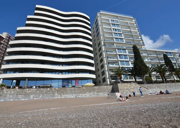Azure Superior Luxury Room - By The Beach