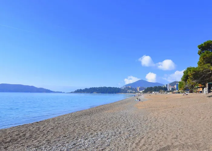Azure Superior Luxury Room - By The Beach