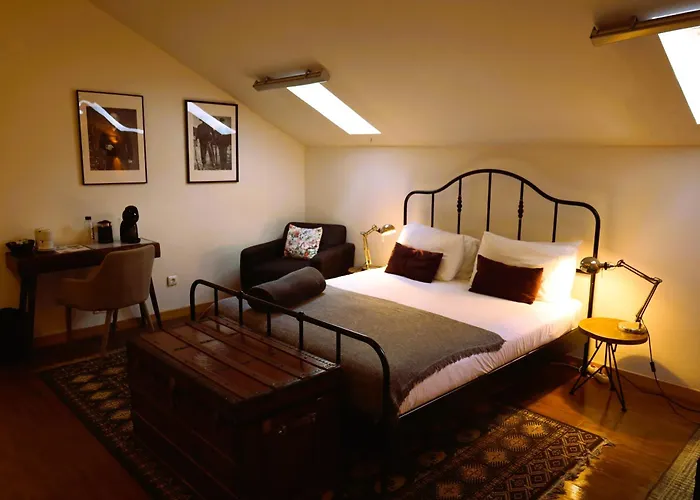 Ericeira Bed & Breakfasts 
