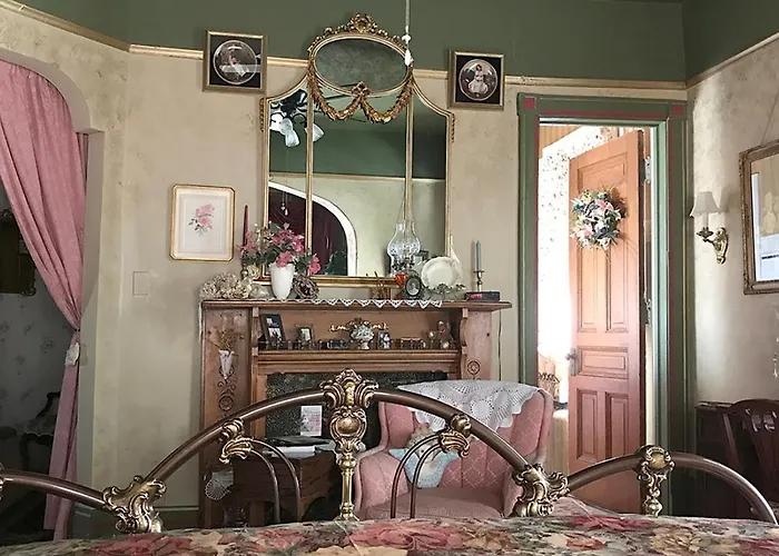 Schuster Mansion Bed & Breakfast