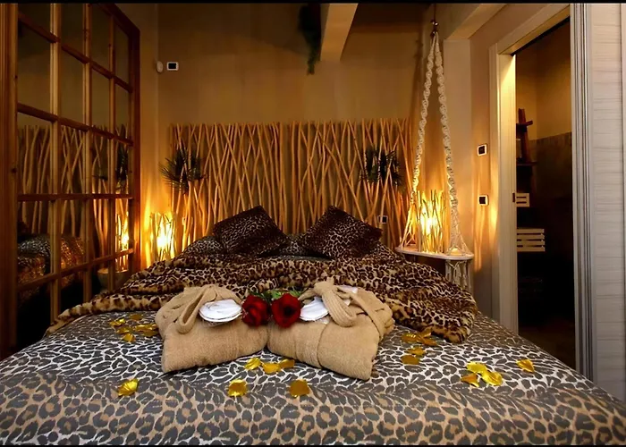 BELLAVISTA EXCLUSIVE B&B in zona centrale con piscina riscaldata-Jacuzzi vista lago LA COLAZIONE viene servita in una pasticceria rinomata ed esclusiva esterna alla struttura