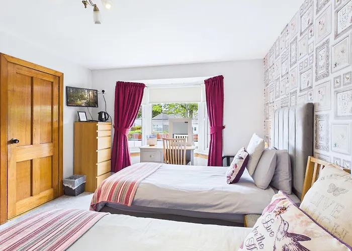 Dunroamin Bed And Breakfast