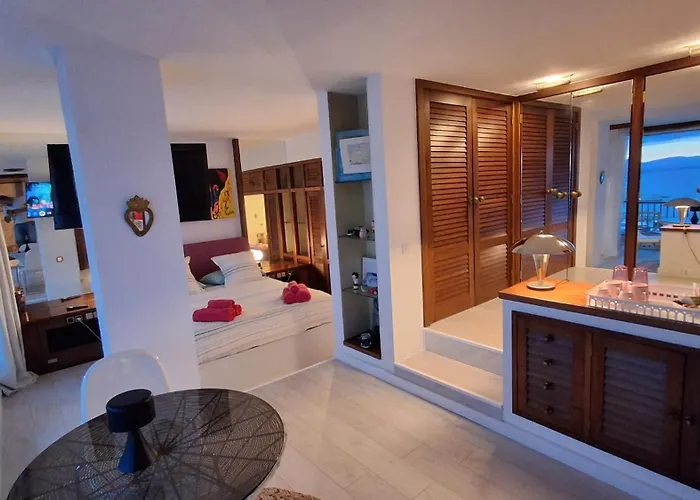 Solo Atico Guest Suites