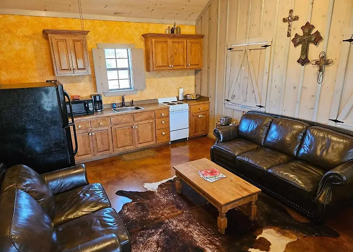 Breezy Hills Cottages - Moonlight Cottage