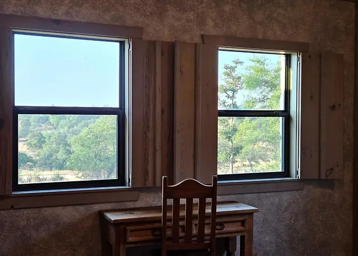 Breezy Hills Cottages - Moonlight Cottage