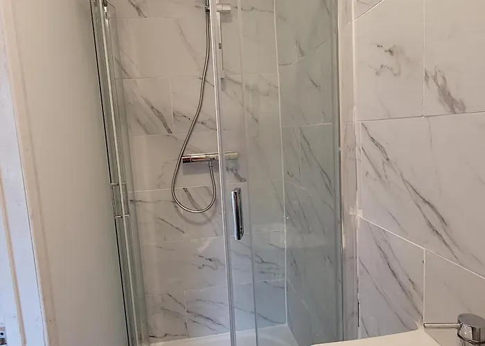 Big Room In A New House With Extra Bed