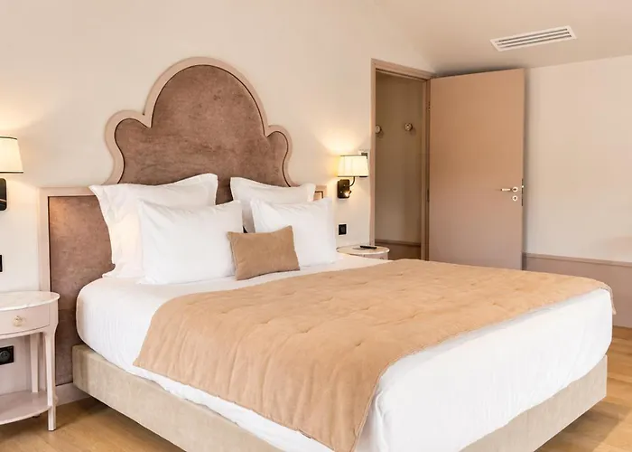 Les Suites Bb, Champagne Besserat De Bellefon