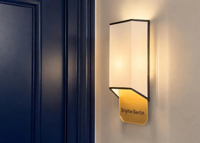 Les Suites Bb, Champagne Besserat De Bellefon
