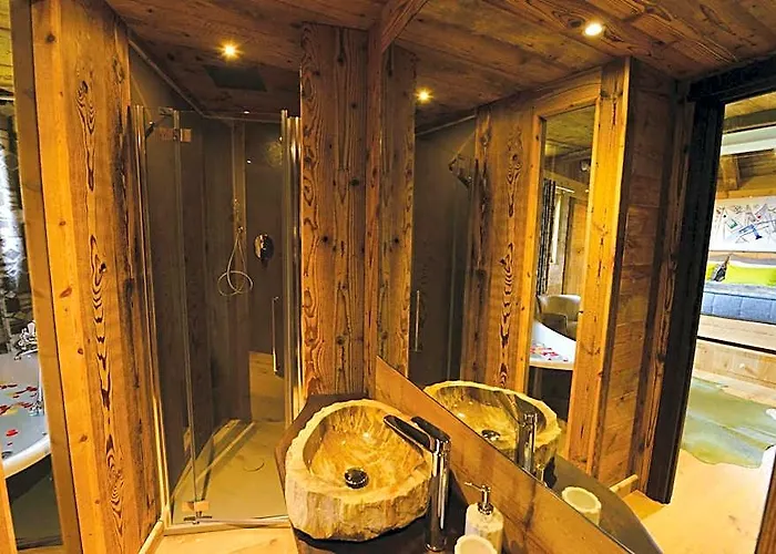 La Maison De Dolphe Chalet De Charme & Art Gallery