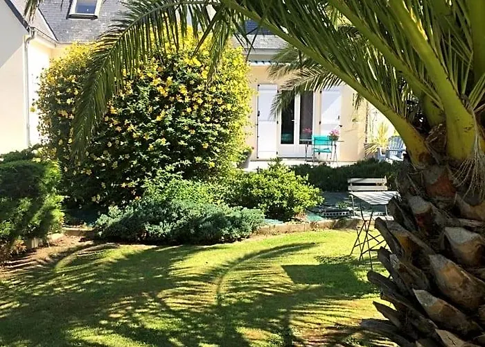 Cote Jardin Des Charmilles