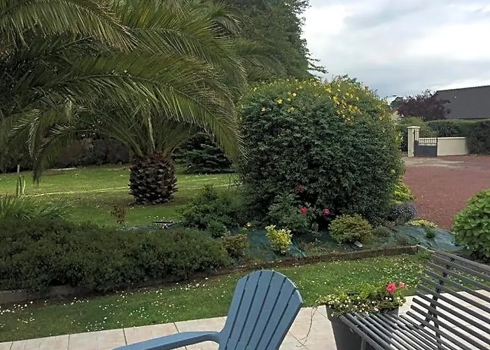 Cote Jardin Des Charmilles