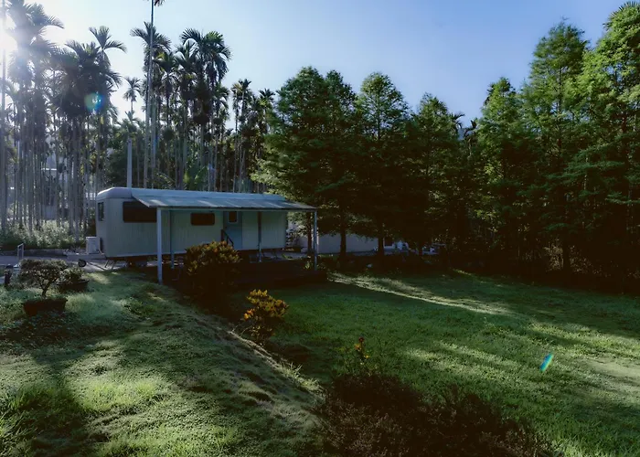 60-1 Sun Moon Lake Teabook & Stay
