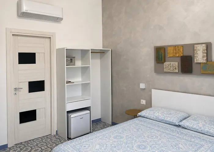 Rachele Rooms