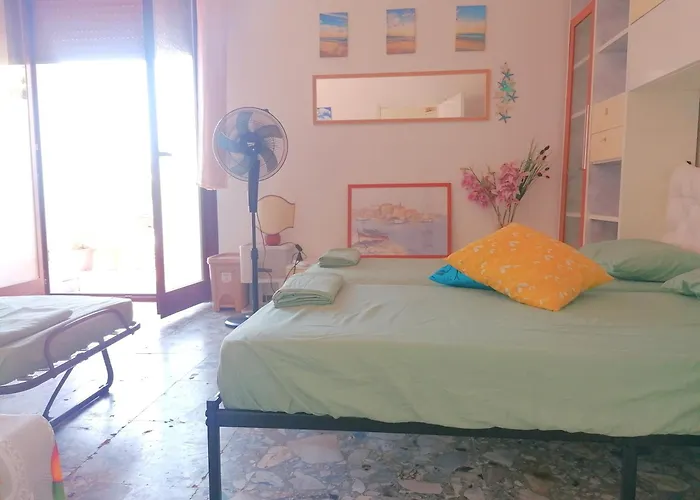 B&B Fiori d'Alassio - ampie camere con terrazza, parcheggio e scalinata per il mare