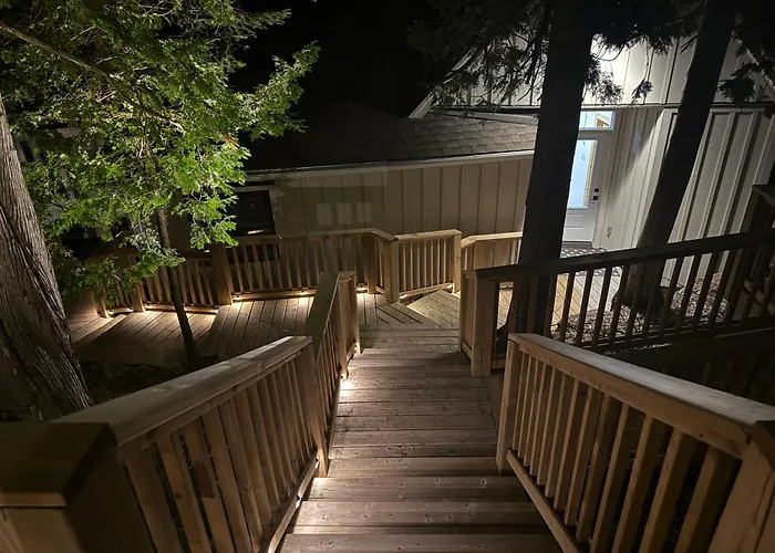 Dock 124 - Adults Only, Waterfront B&B