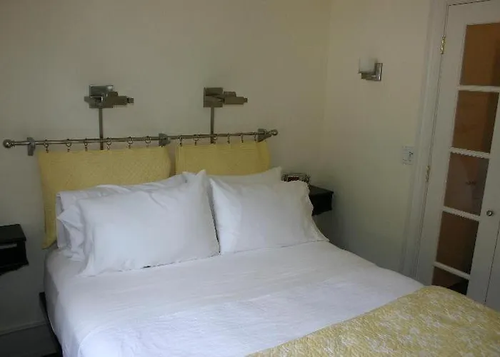 Hastings-on-Hudson Bed & Breakfasts 