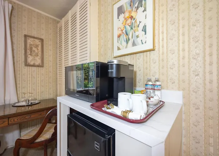 Santa Cruz Bed & Breakfasts 