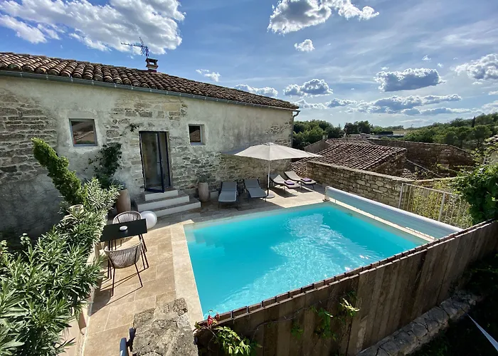 La Maison Des Vendangeurs: Jacuzzi Spa & Seasonal Pool Retreat
