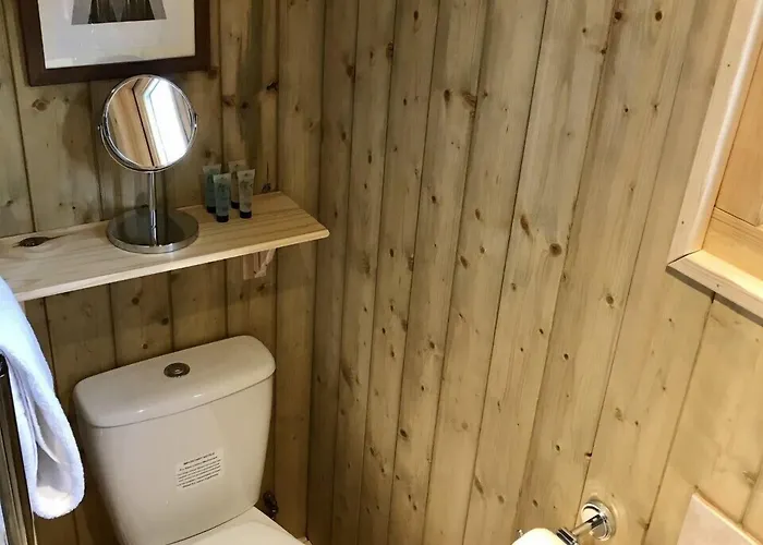 Highland Bear Lodge & Woodland Bear Huts
