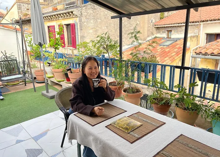 Arles Bed & Breakfasts 