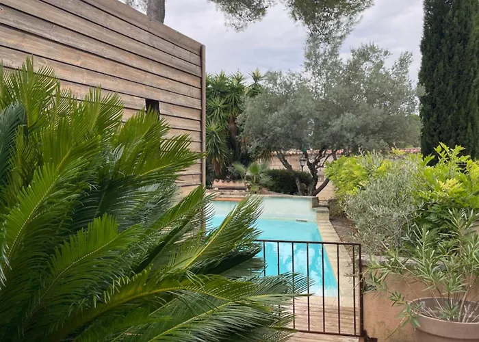 La Chambre De Leopoldine Au Mas Entre-Vignes