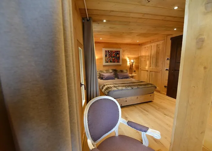 La Maison De Dolphe Chalet De Charme & Art Gallery