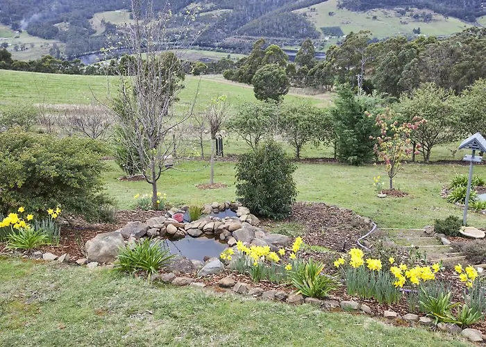 House On The Hill Bed And Breakfast
