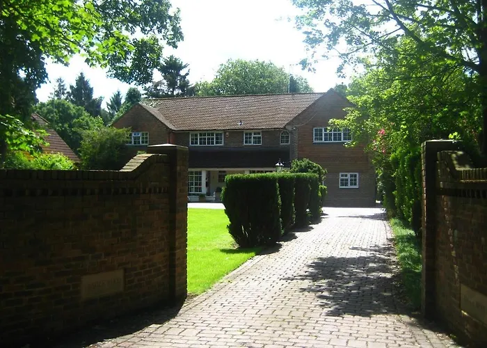 Tanglewood Gatwick Bed & Breakfast