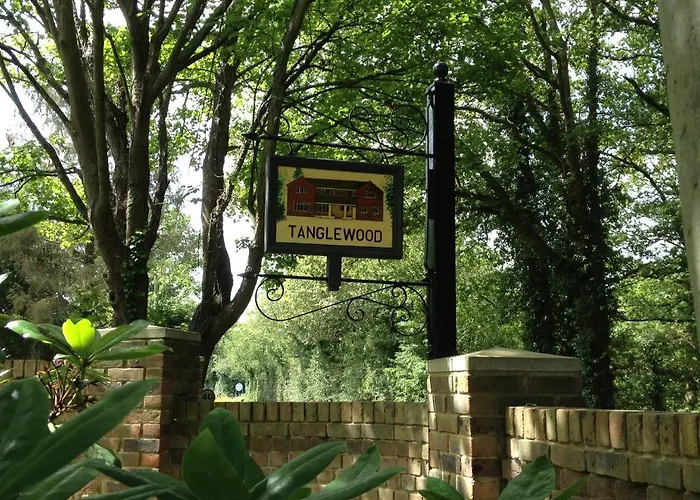 Tanglewood Gatwick Bed & Breakfast