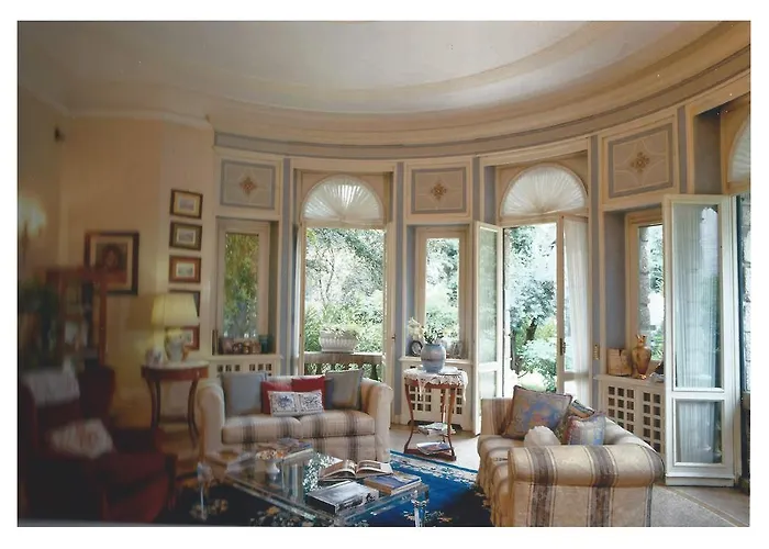 Villa V