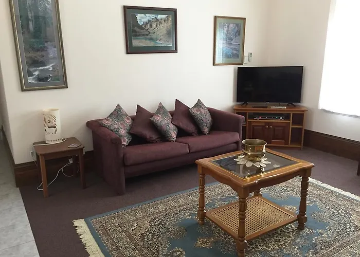 Aarn House B&B Airport Accommodation