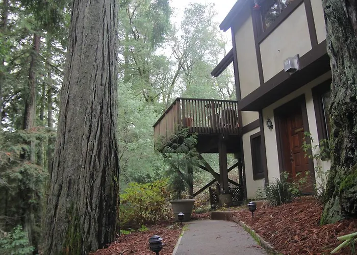 Avalon Luxury Bed & Breakfast Lodge