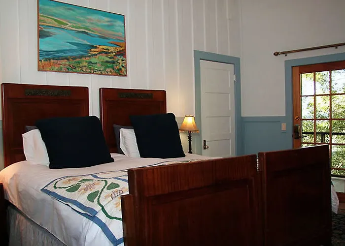 Old Crocker Inn