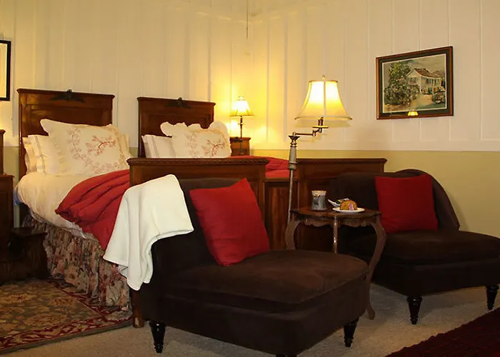 Old Crocker Inn
