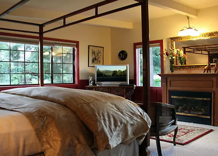 Cloverdale Bed & Breakfasts 