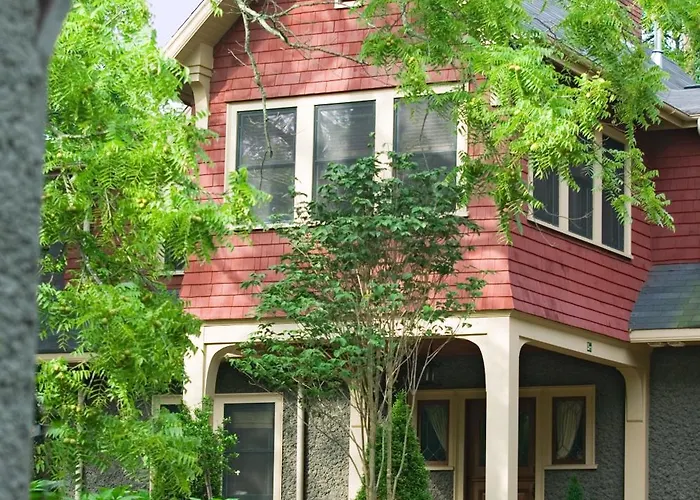 1900 Inn On Montford