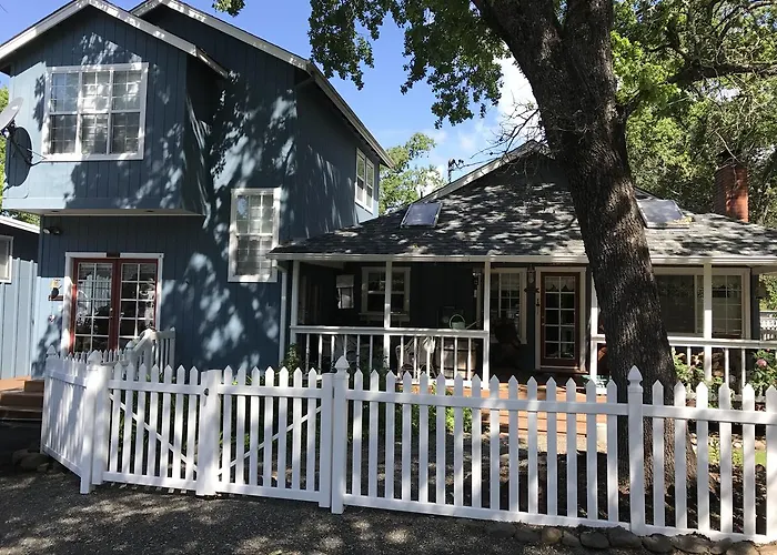 Trailside Inn Bed And Breakfast