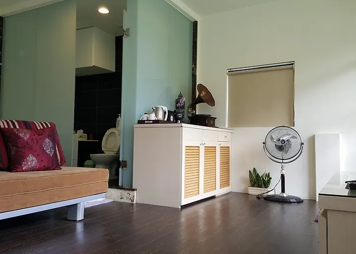 Qinbian B&B