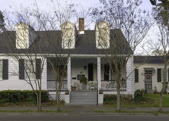 Magnolia Cottage Bed And Breakfast