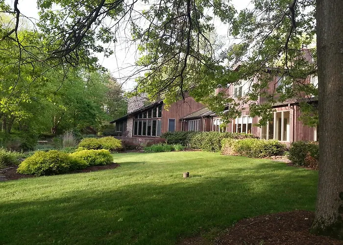 Elizabethtown Bed & Breakfasts 