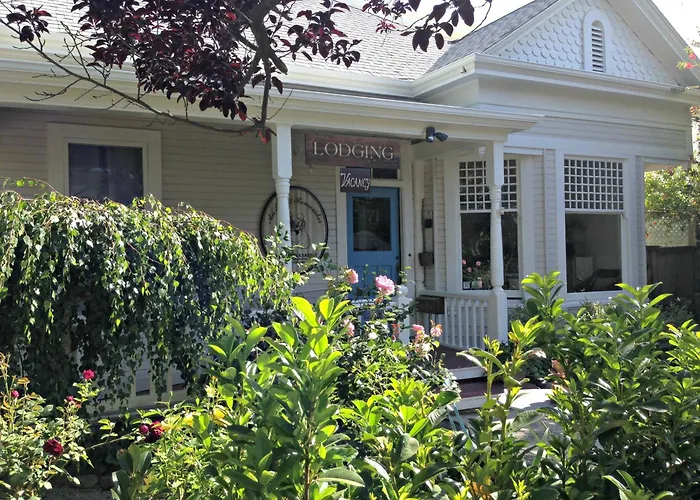 Pacifica Bed & Breakfasts 