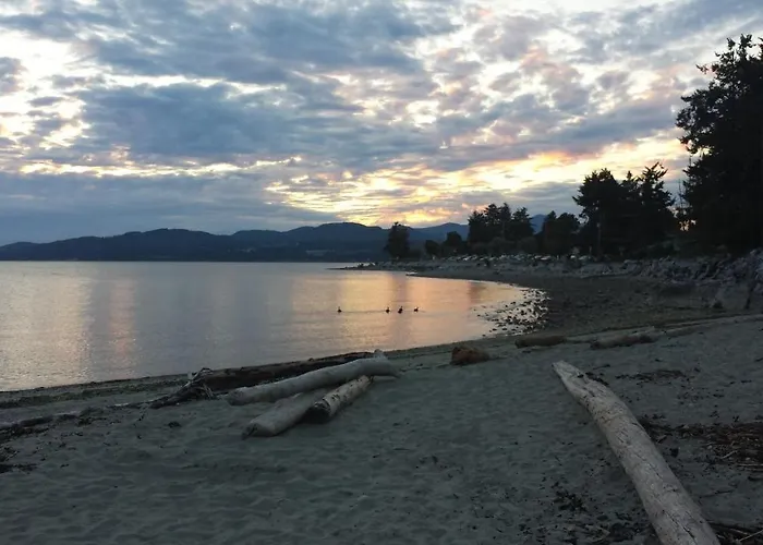 Davis Bay Bed & Breakfast