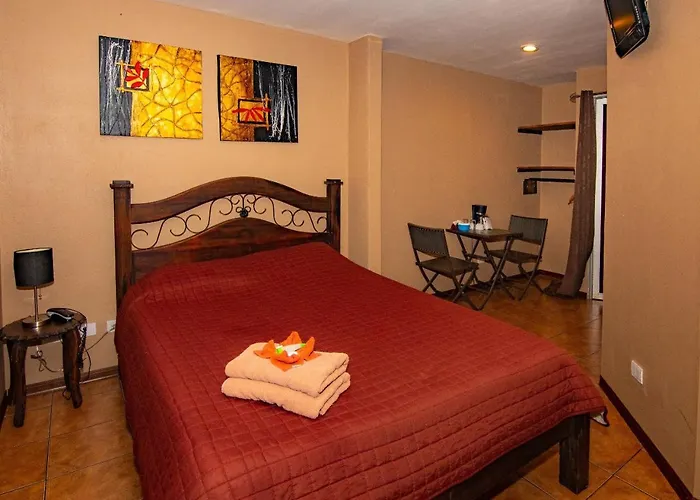 Melrost Airport Bed & Breakfast
