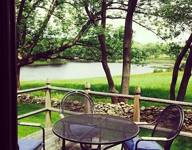 Inn At Fox Hill Farm